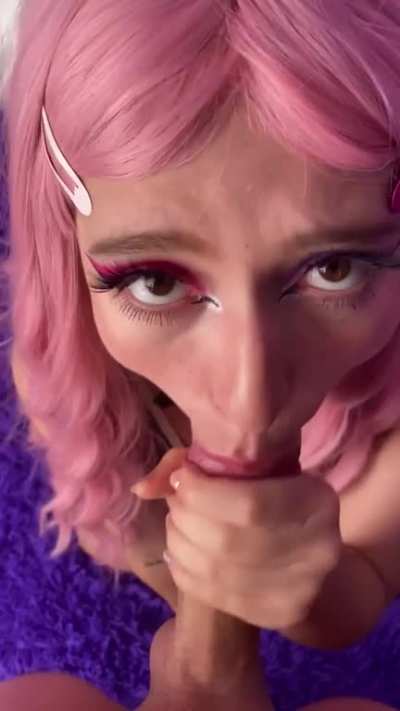 I love to keep eye contact when I suck