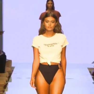 No Bra + That Booty
