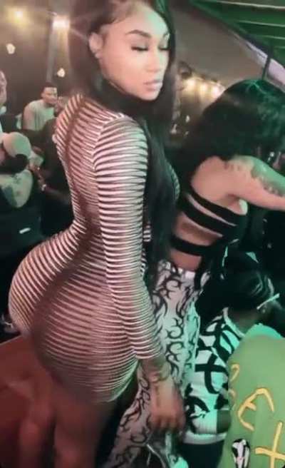 📸