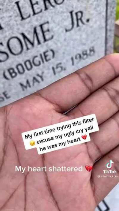 This woman uses the animation filter to remember a loved one.