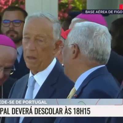 Invest in president of Portugal looking at prime minister of Portugal