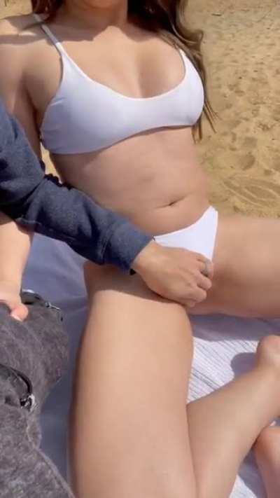 When there’s people walking down the beach and your man says he won’t stop until you cum 🙊 [gif] [u/GelatoSunrise]