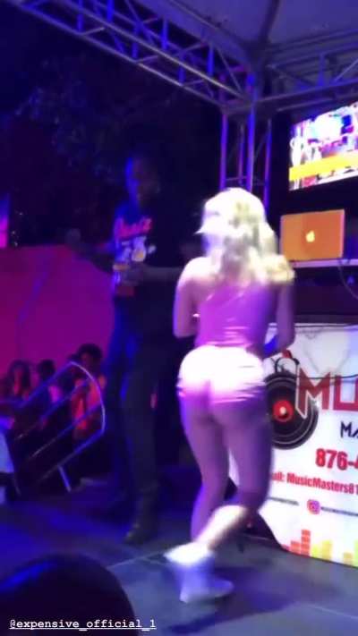 Swedish Gyal and Expensive on stage