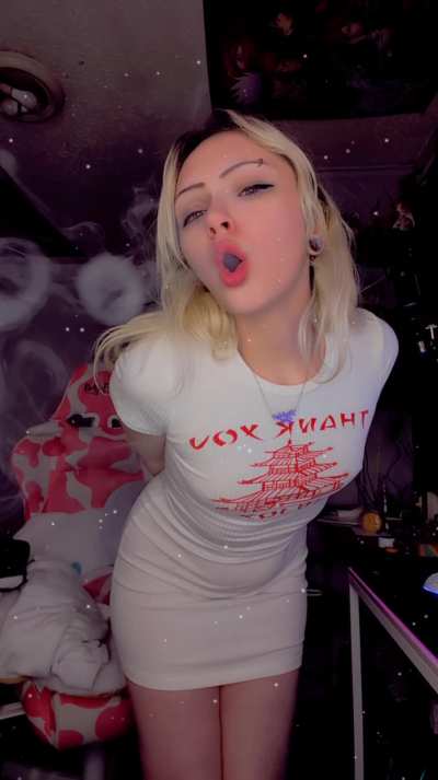 I love blowing big fat clouds after taking big fat rips from my rig