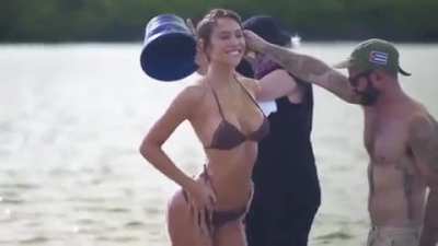 Alexis Ren