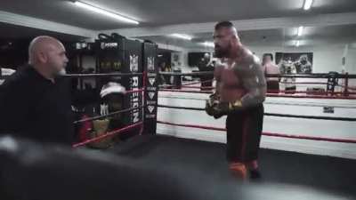 Eddie Hall on the pads after a year and a half of boxing full time. Thoughts?