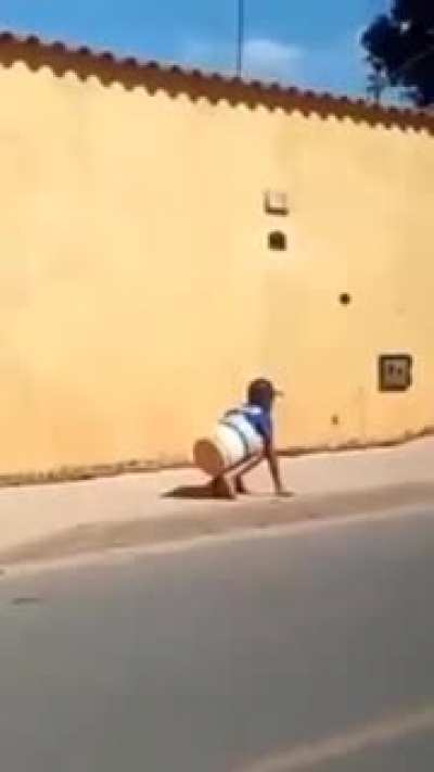 quem nunca fez isso...não teve infância