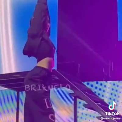 DAMN MINA🥴