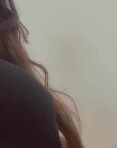 🥰 (f)