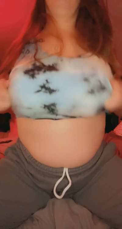 Couldn’t miss out on Titty Drop Tuesday!👀