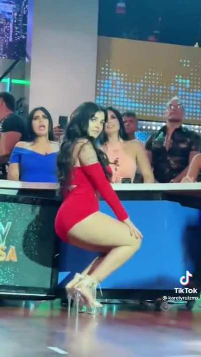 Rate her sexy performance 🥵
