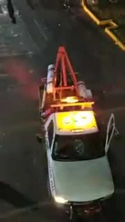 Chóferes de grúas y transportistas se vergean, entre Tlalne y Atizapan.