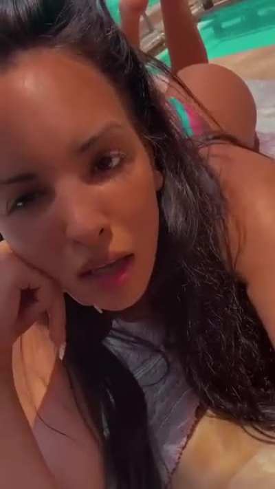Juju44 im Bikini