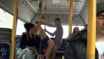[/r/a<wbr>mateu<wbr>rs_co<wbr>m] Sex on a public bus