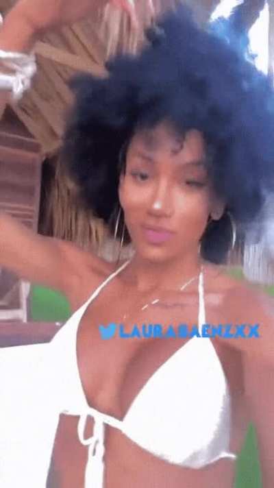 ALLURING SEXY LAURA