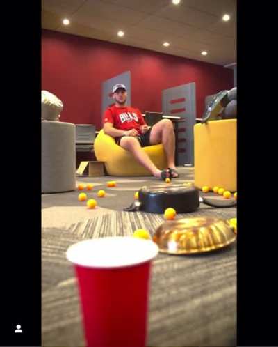 [Highlight] Bills set up a trick shot challenge in their training room. Allen is the first one to make it