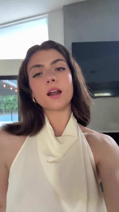 Dancing - TikTok - 04/01/26