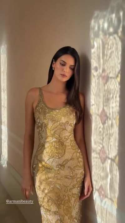 Kendall in a gold dress, IG STORY September 2026