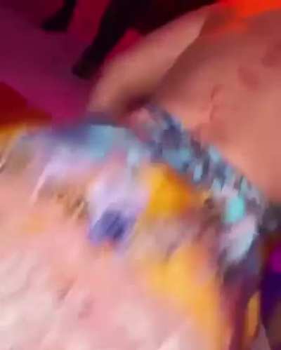 Look at that thang move