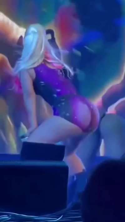 Iggy Azalea knows people only care about the booty