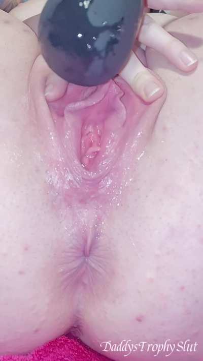 Imagine my wife’s contacting cunt hugging you dick as you trust her. Contractions @ :09
