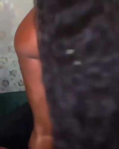 the way she moves that ASS with such ease,🍑 Imagine the way them cheeks move hitting her from behin<wbr>d!🥵🥵