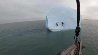 🔥 Iceberg flipping over