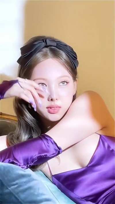 Twice - Nayeon