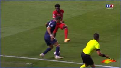 Angel Di Maria nutmeg on Alphonso Davies