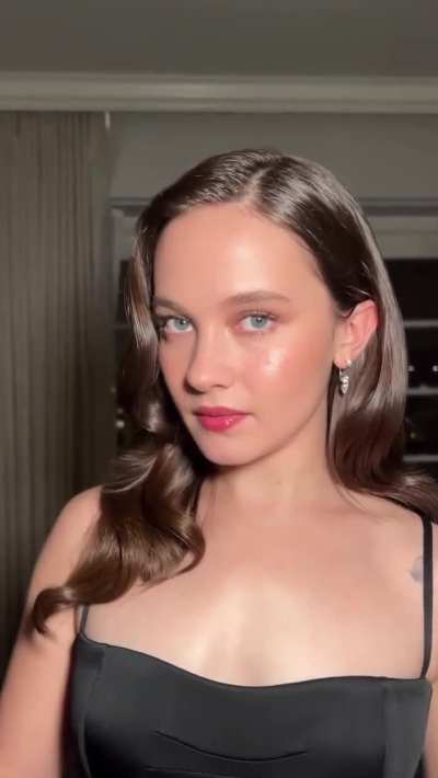 Cailee’s look for the Knives Out Los Angeles premiere November 2025