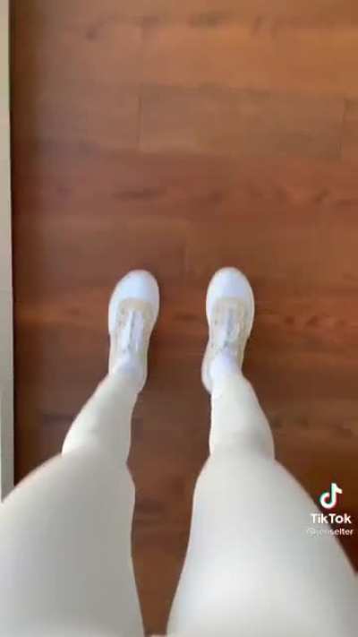 Jen Selter only because of the pant pull up.