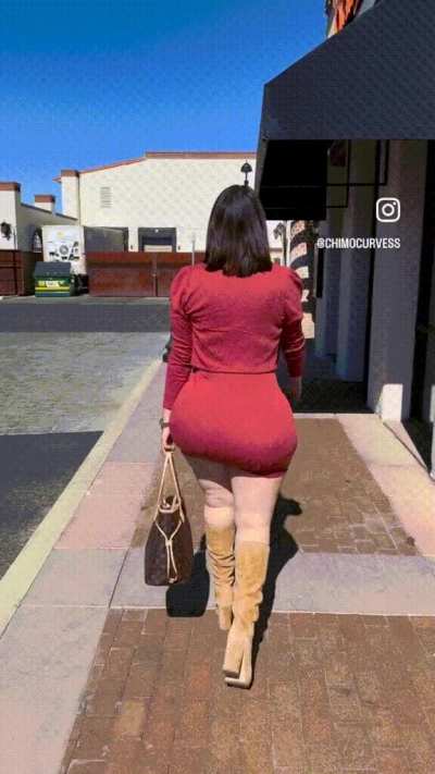 That ass drives me insane 🤤