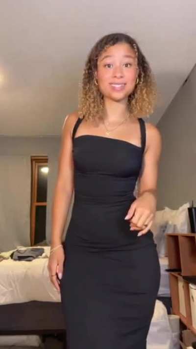 Black Dress With The Puffy Cakes Out 🍑