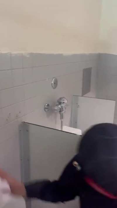 spiderman doing peepee