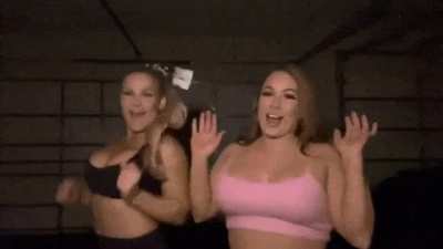 Nattie & Jenni, jiggle queens