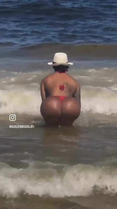 For the ones talking crap saying her ass don’t got movement…