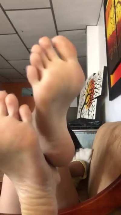Wrinkled soles👀