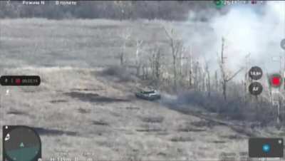 Drone footage of a pair of Ukrainian tanks attacking Russian positions in close range near Kupyansk, Kharkiv Oblast