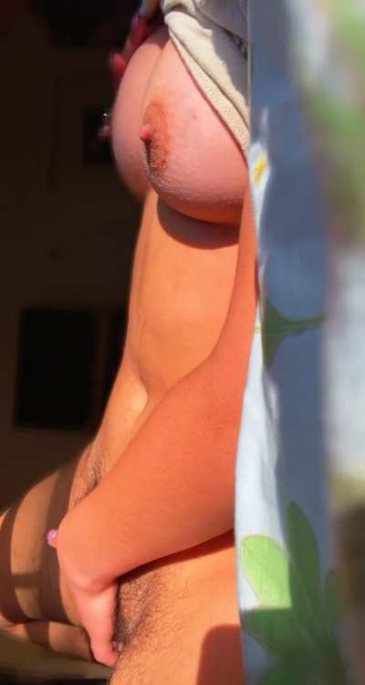 Suck on my brown areol<wbr>as😪😪😪<wbr>😪