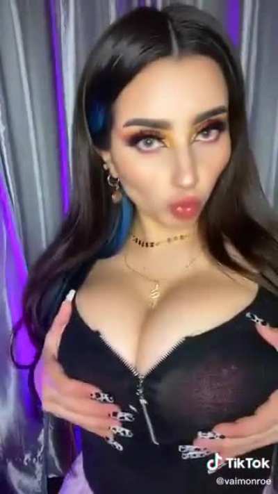 @vaimonroe