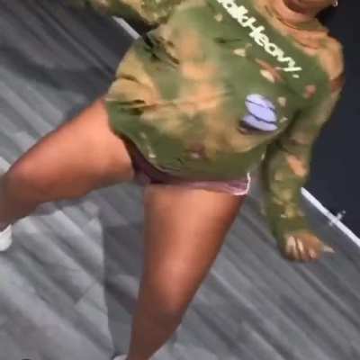 Can watch her Twerk For Days