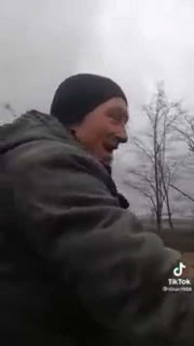 A two stroke motorbike can easily steal A FUCKING RUSSIAN MORTAR!!!