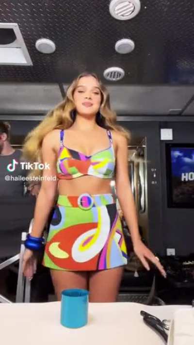 Hailee Steinfeld