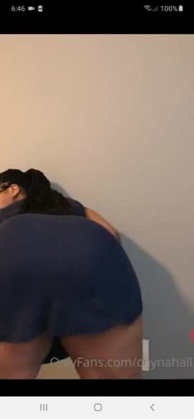 Chyn@H@ll got too much ass