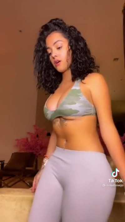 Malu Working it
