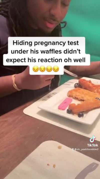 i don’t think thats how you tell someone your pregnant 🥴