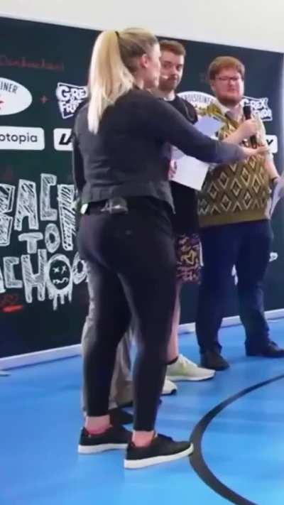 Melek Balgün (PietSmiet - Influencer Back to School Stream)