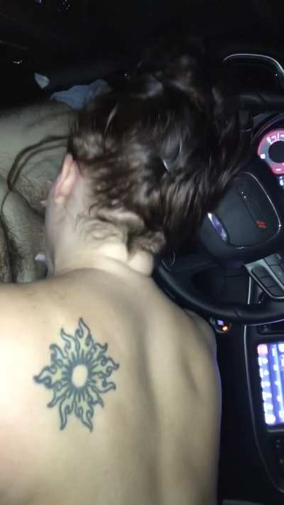 How to suck a cock while being a passenger 💁🏼‍♀️<wbr>💁🏼‍♀️<wbr>💁🏼‍♀️