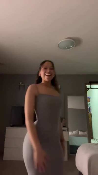 Ana’s Dump Truck in a Dress 🛻🍑