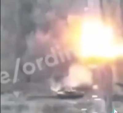 Ukrainian tank destroys russian tank close range